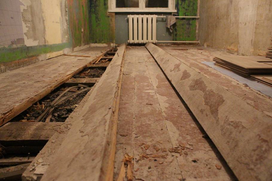 Деревянные полы в хрущёвке  — ремонт и реставрация