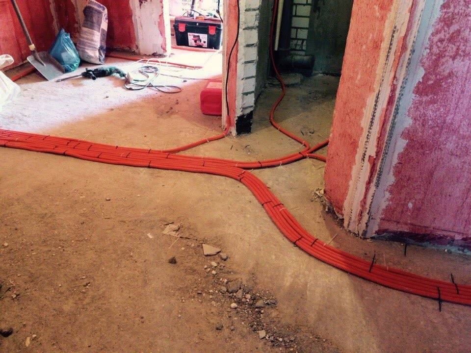 Проводка под стяжкой - тонкости монтажа электропроводки в полу
