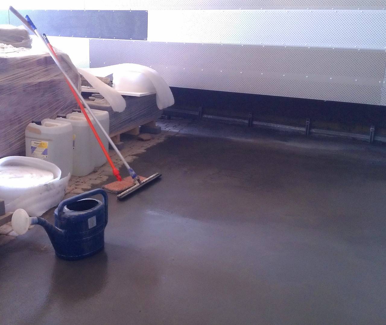 Топпинг для бетонного пола и упрочняющие пропитки для защиты поверхности
