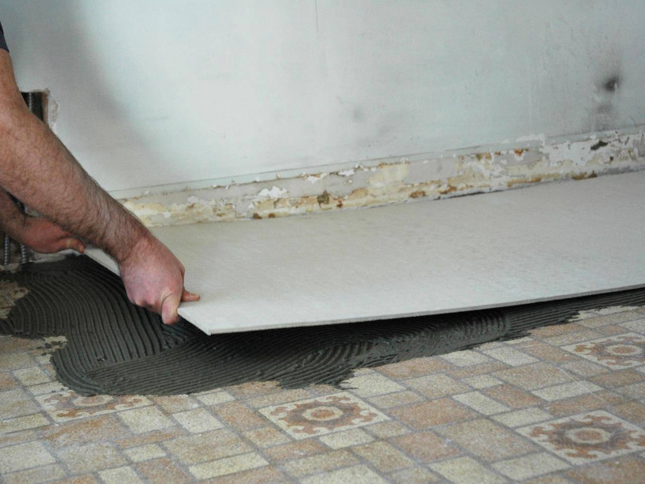 Укладка плитки на гвл в ванной — особенности монтажа
