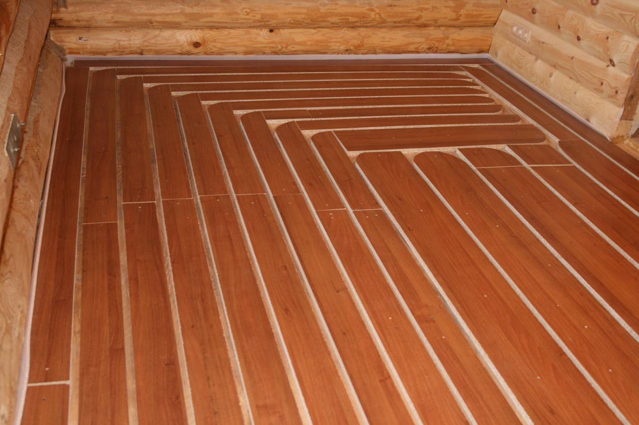 Как сделать тёплый пол на деревянном полу в частном доме? ответ здесь!