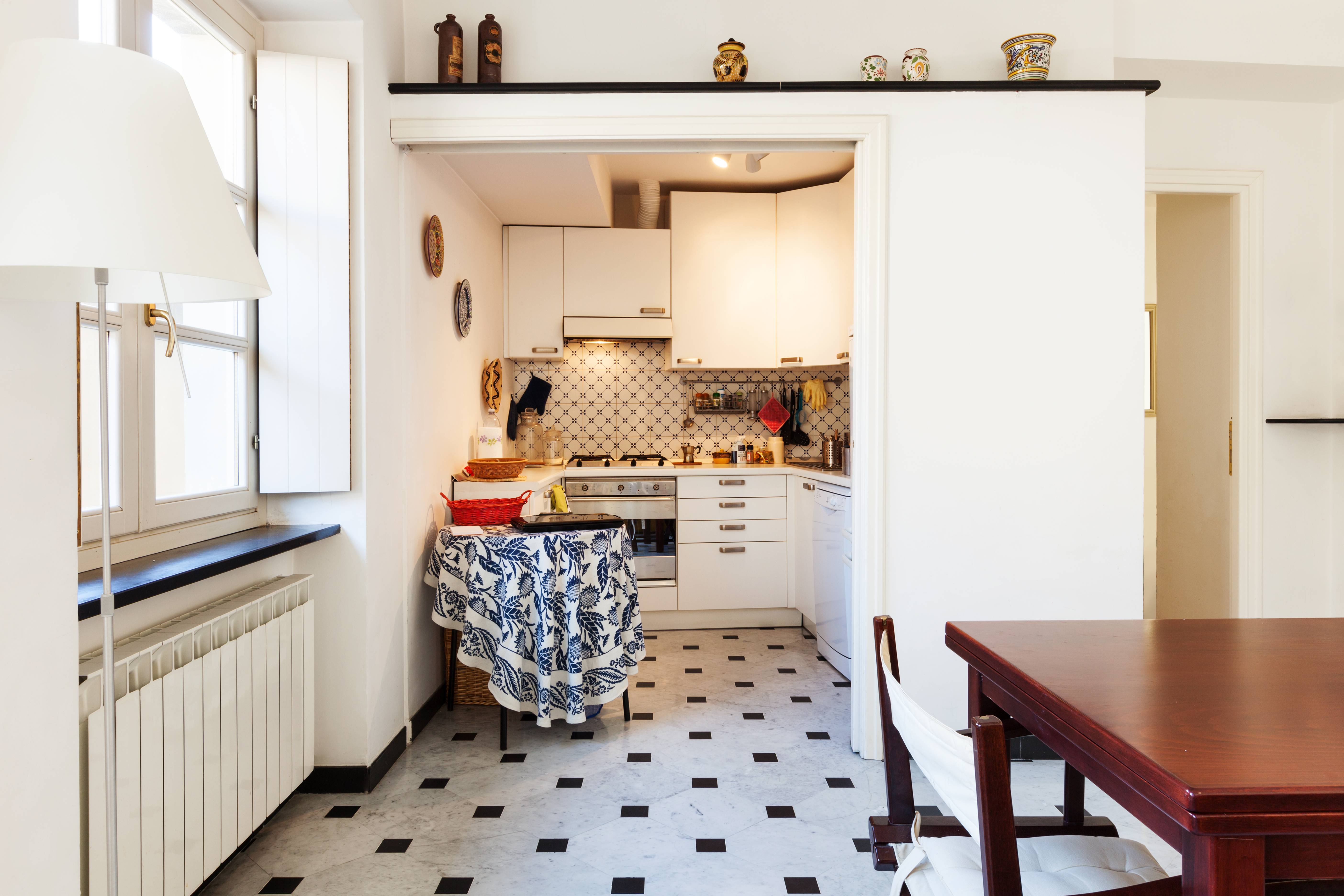 Визуальное увеличение пространства: 5 способов сделать маленькую кухню более просторной: новости, кухня, пространство, вещи, мебель, хитрости, дизайн и интерьер