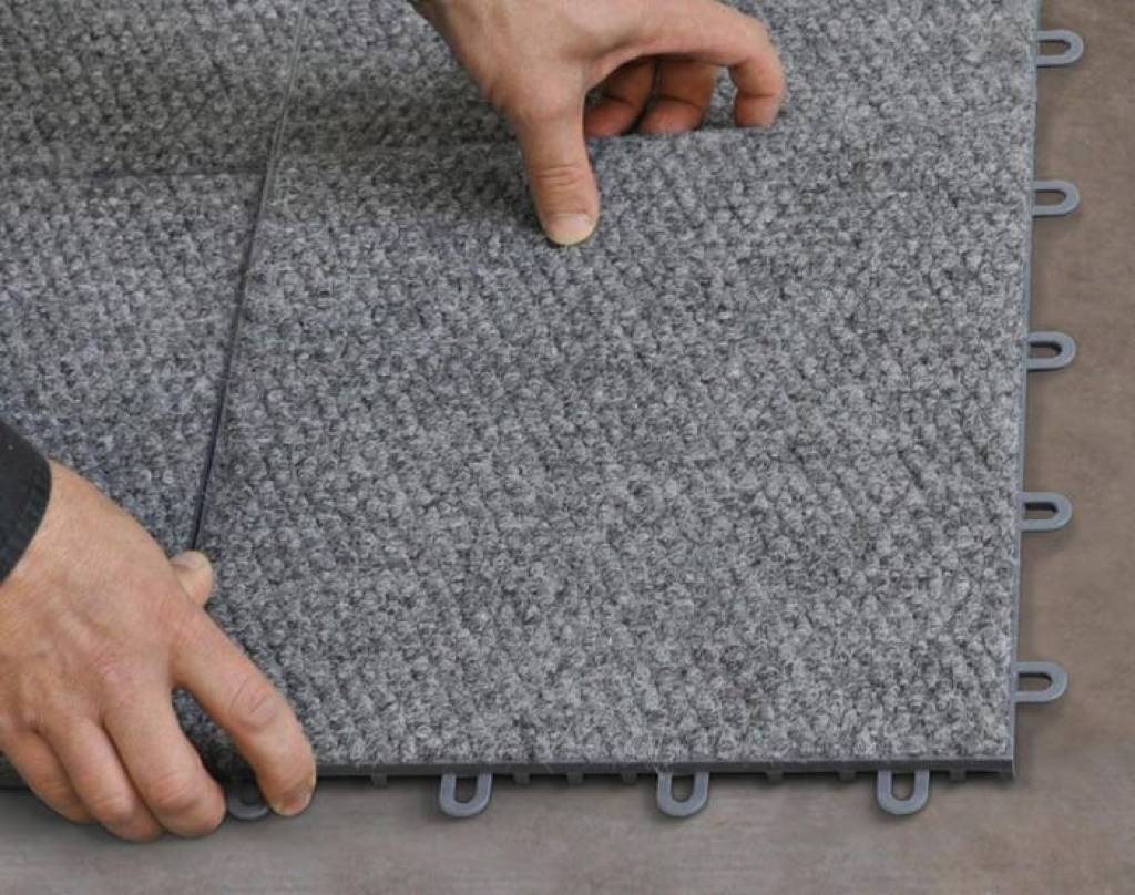 Особенности, плюсы и минусы ковровой плитки для пола