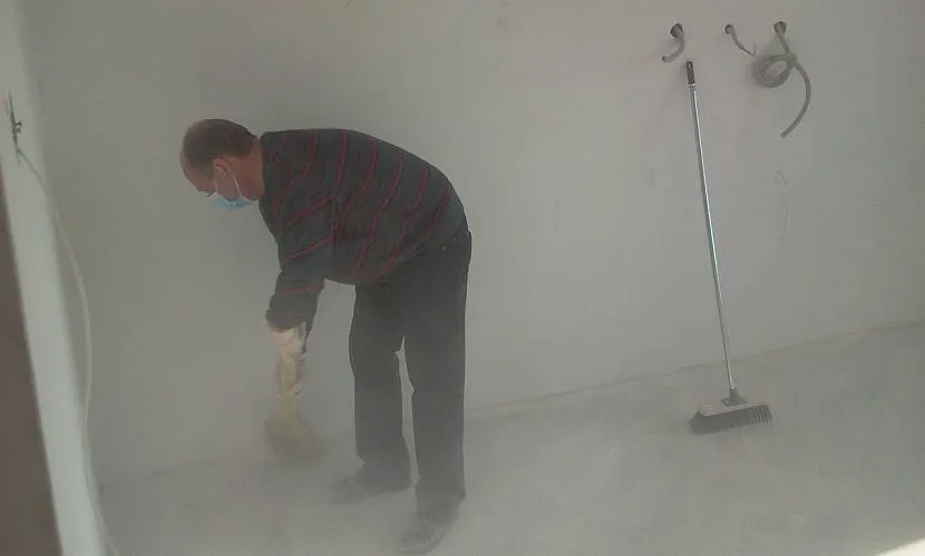 Как обеспылить бетонный пол самостоятельно