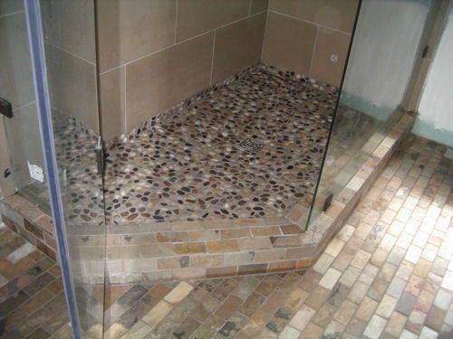 Напольная плитка мозаика: можно ли класть на пол для ванной в душе, стеклянная, какую класть под душевой, фото и видео
