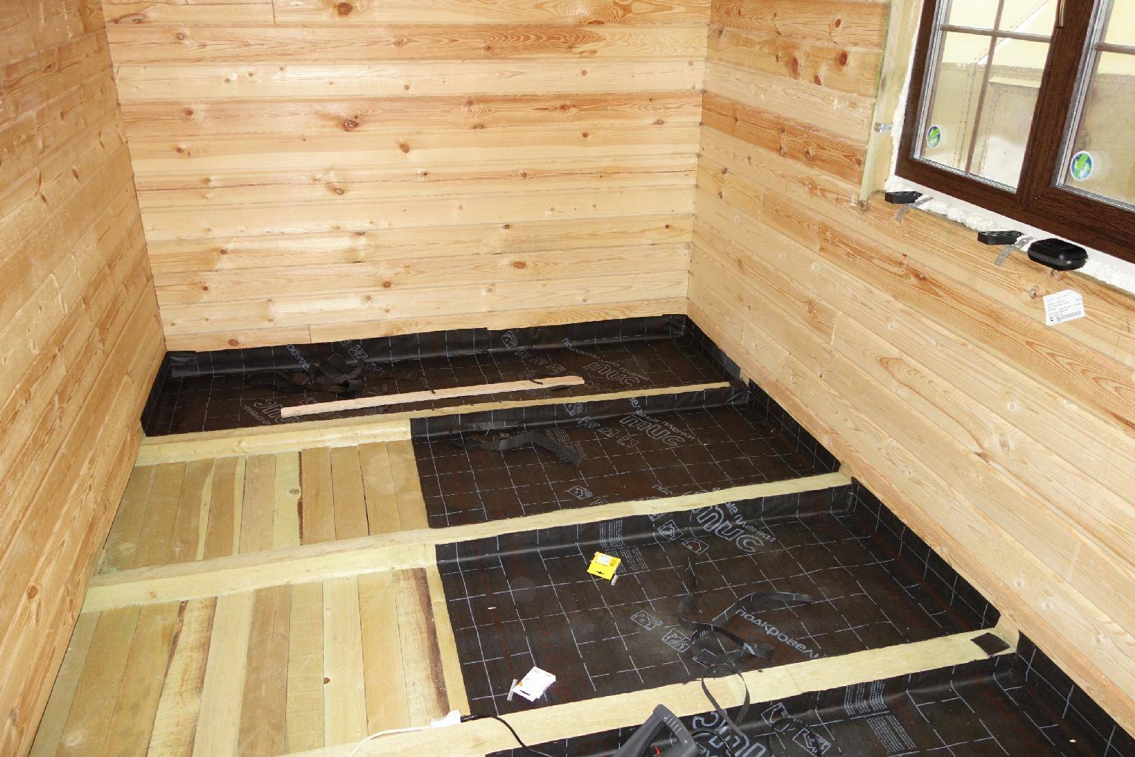 Черновой пол в деревянном доме: варианты обустройства, утепление, этапы работ