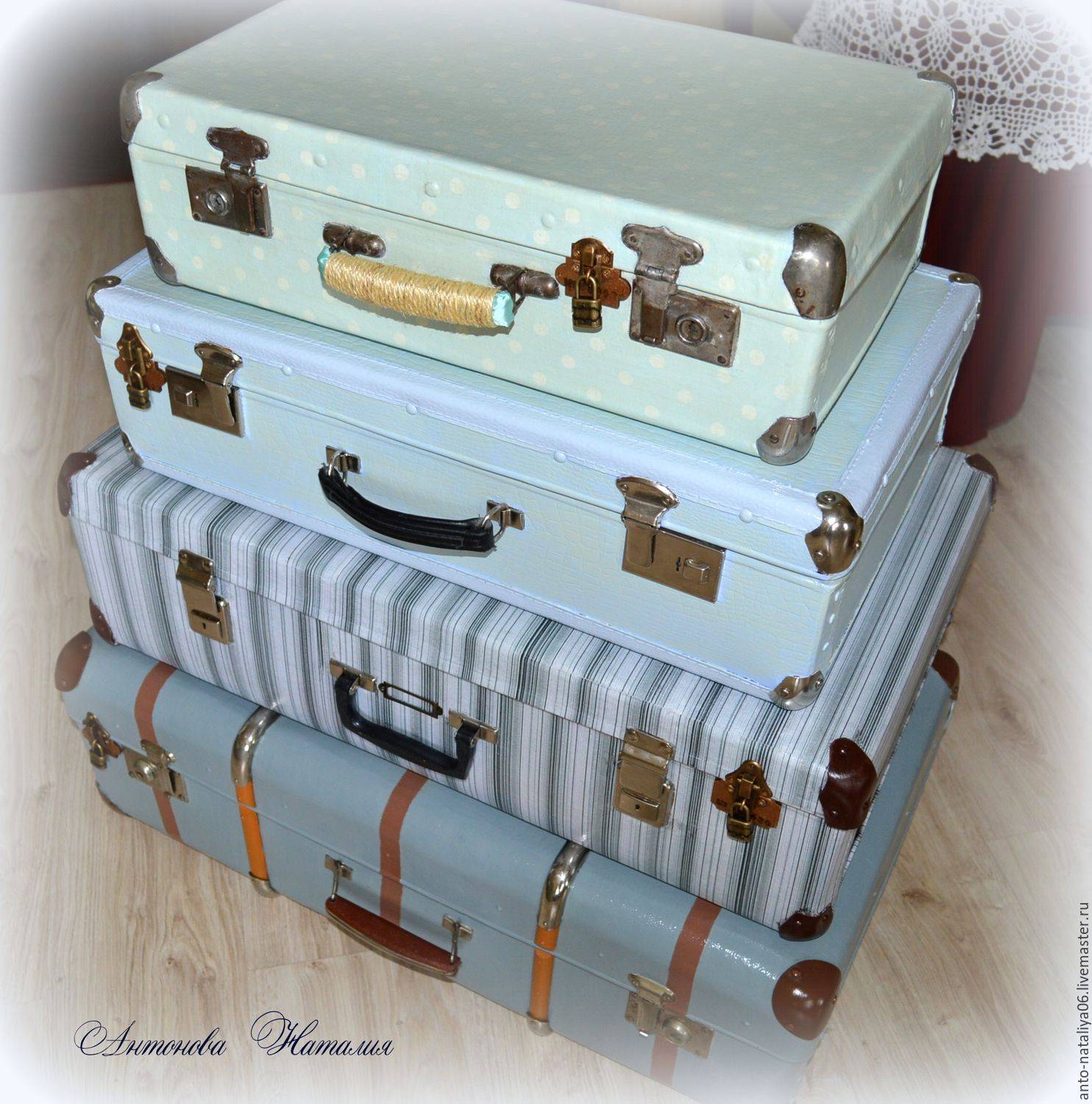 Декупаж старого чемодана: красивое украшение интерьера
