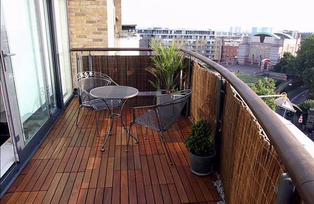 Террасная доска на балконе: укладка и отделка