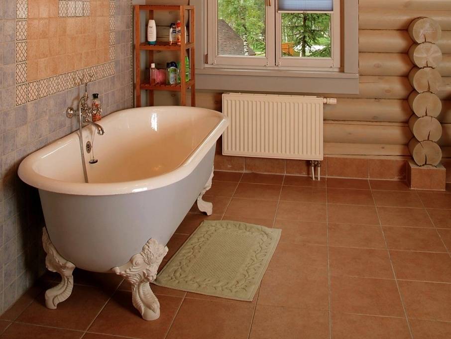 Деревянный пол в ванной: непрактичная красота или идеальное покрытие?