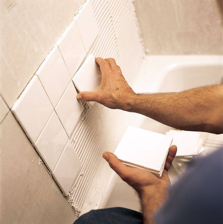 Клеим плитку в ванной: практикум - статья - журнал