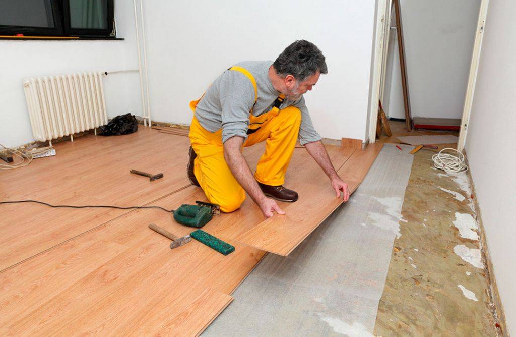 Укладка ламината на бетонный пол: необходимые материалы и инструменты, подготовка основания, технология укладки