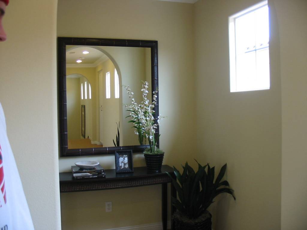 Расположение зеркала в квартире по фен-шуй