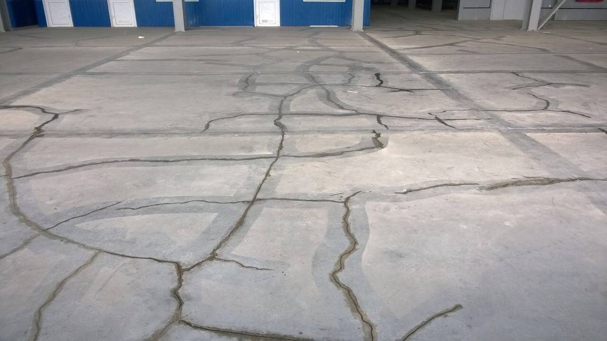Уход за бетоном после заливки: основные правила