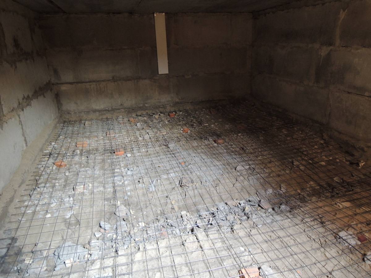 Чем покрыть бетонный пол чтобы не пылил: экспертное руководство