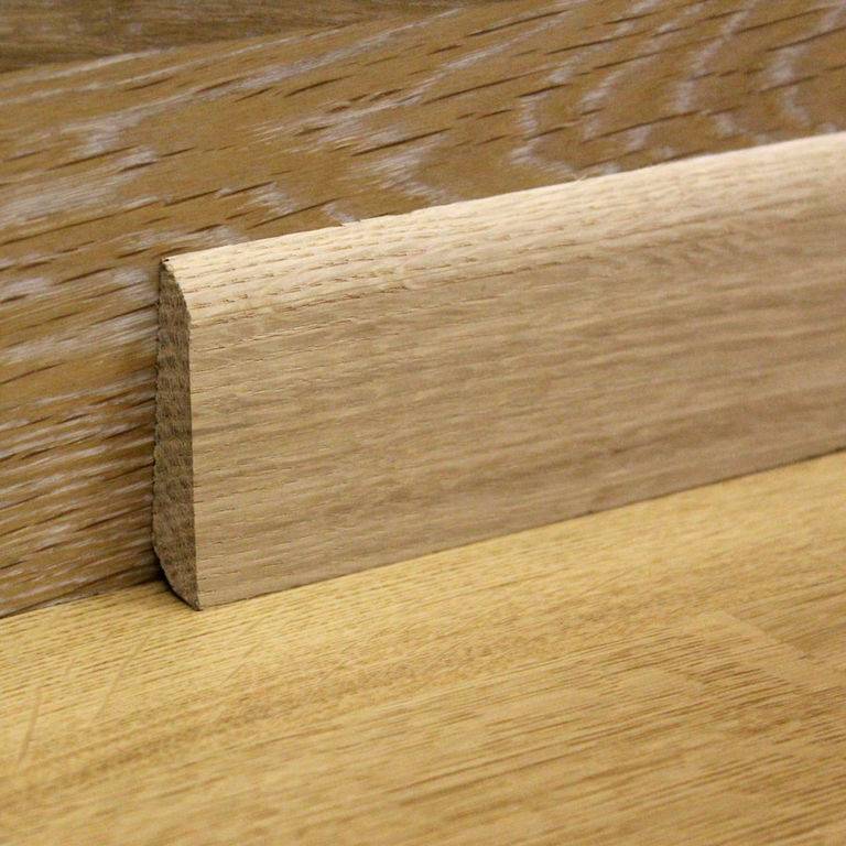 Плинтуса напольные широкие деревянные: плюсы. как крепить и правильно прибить