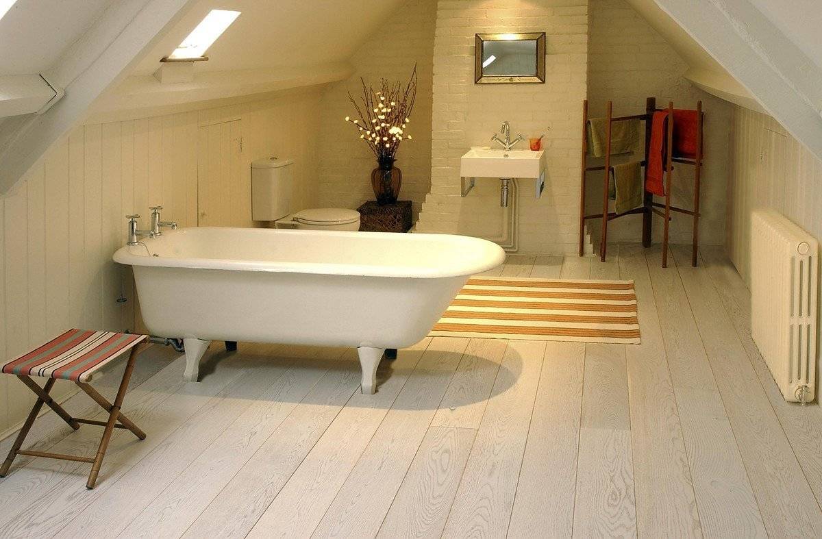 Как сделать деревянные полы в ванной комнате и получится ли хорошо? укладка своими руками- пошагово +видео