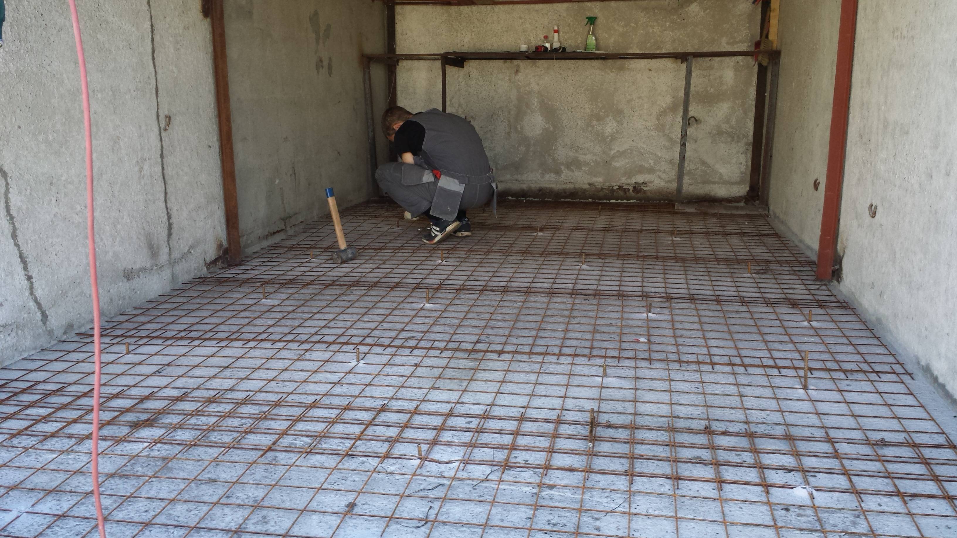 Как правильно залить пол в гараже бетоном?
