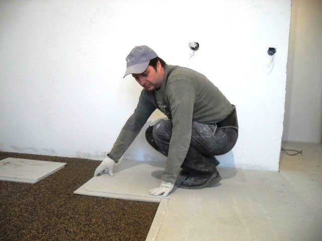 Как на бетонный пол укладывают гвл?