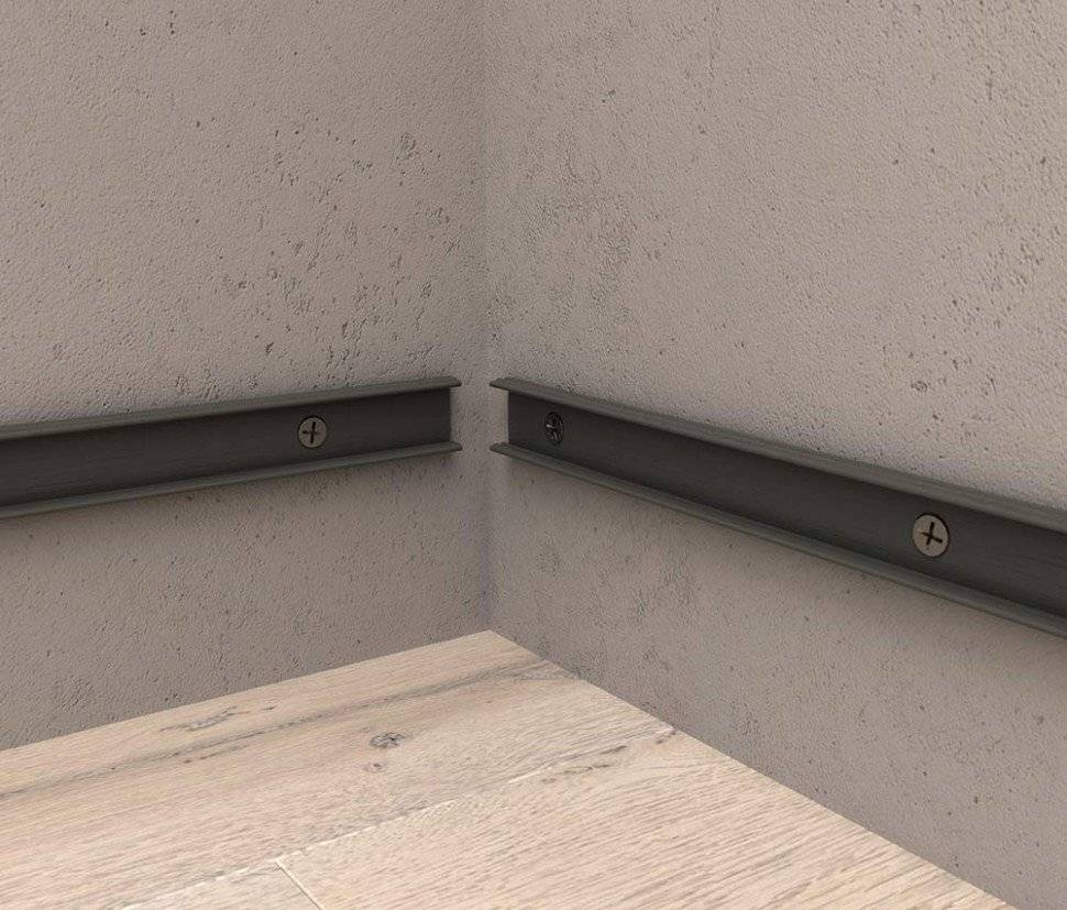 Как крепить плинтуса к бетонной стене: все способы монтажа