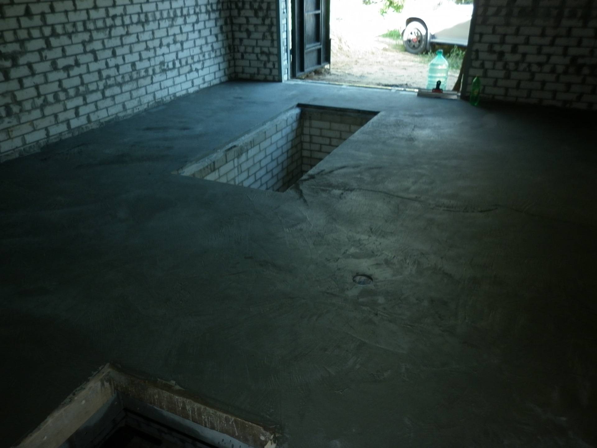 Заливка пола в гараже: гидроизоляция, бетонирование и шлифовка