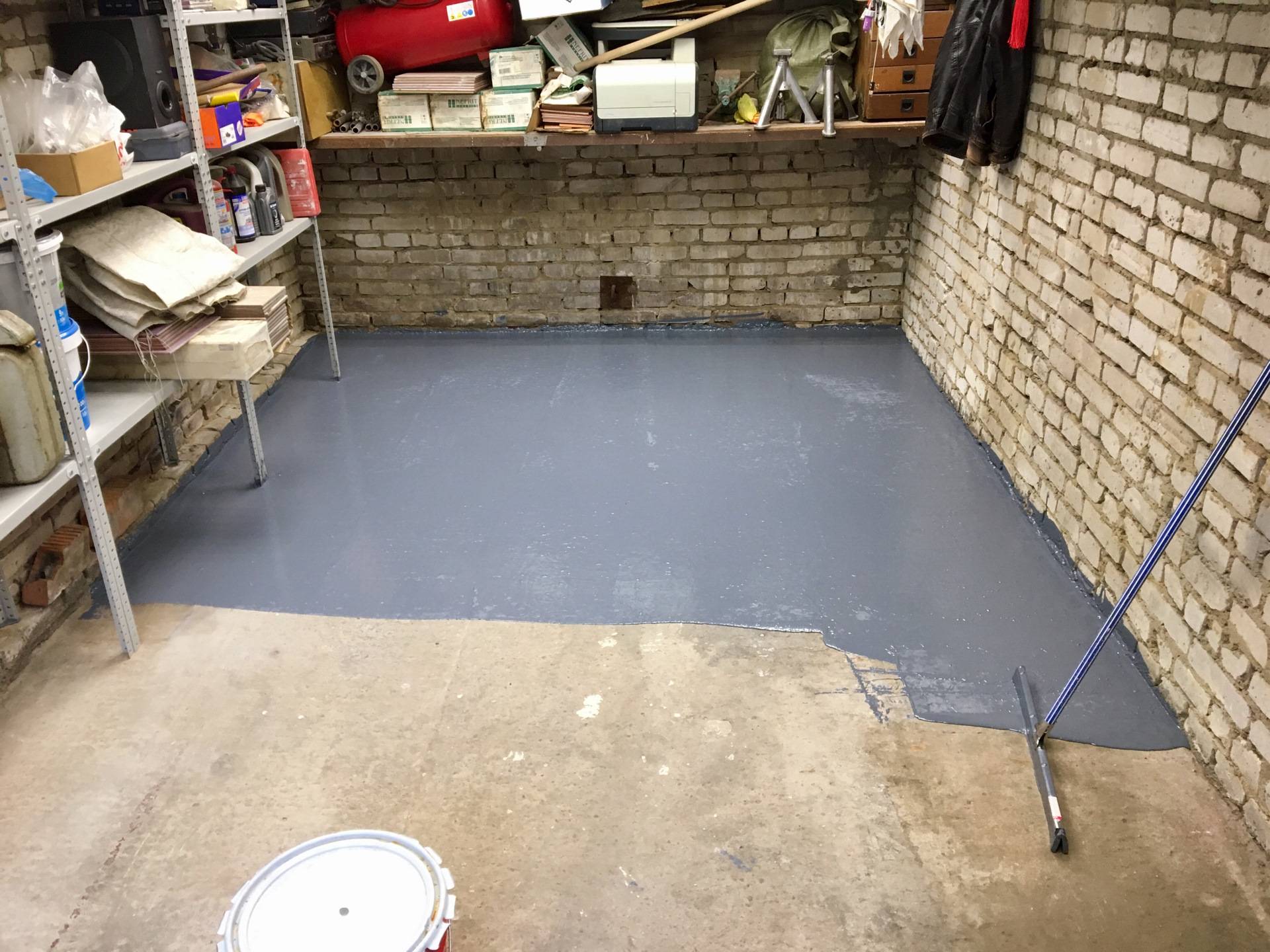 Уплотнение и пропитка для бетонного пола в гараже