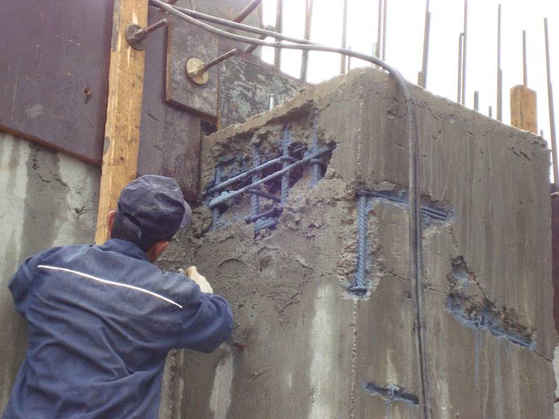 Чем покрыть бетон на улице для защиты от разрушения