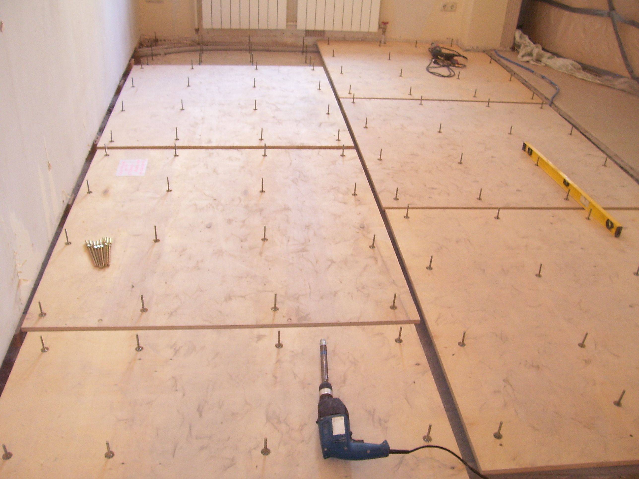 Укладка фанеры на бетонный пол: этапы монтажа