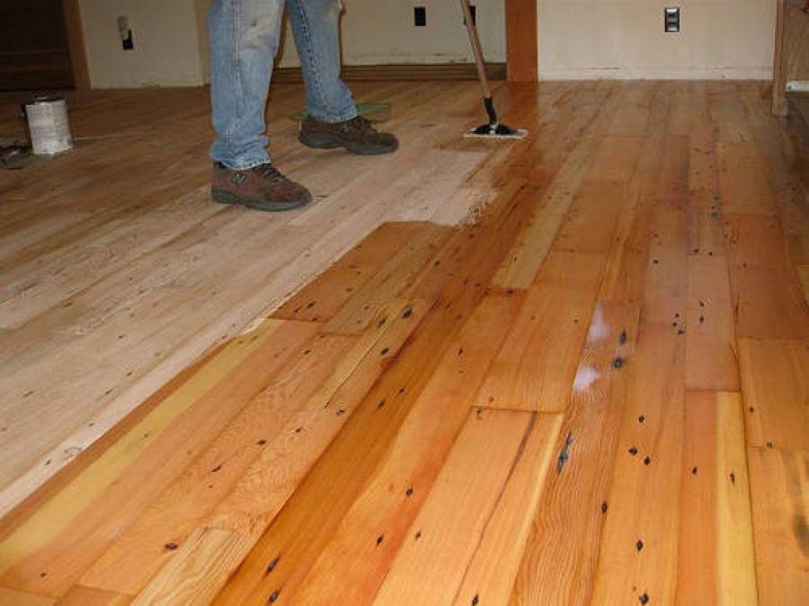 Чем покрыть полы лучше для деревянного дома