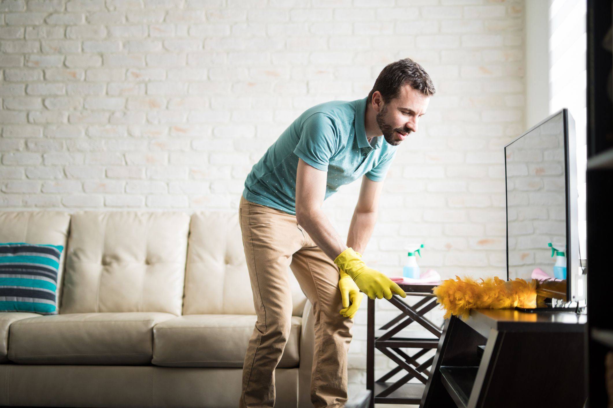 10 способов, которые помогут надолго избавиться от пыли в доме