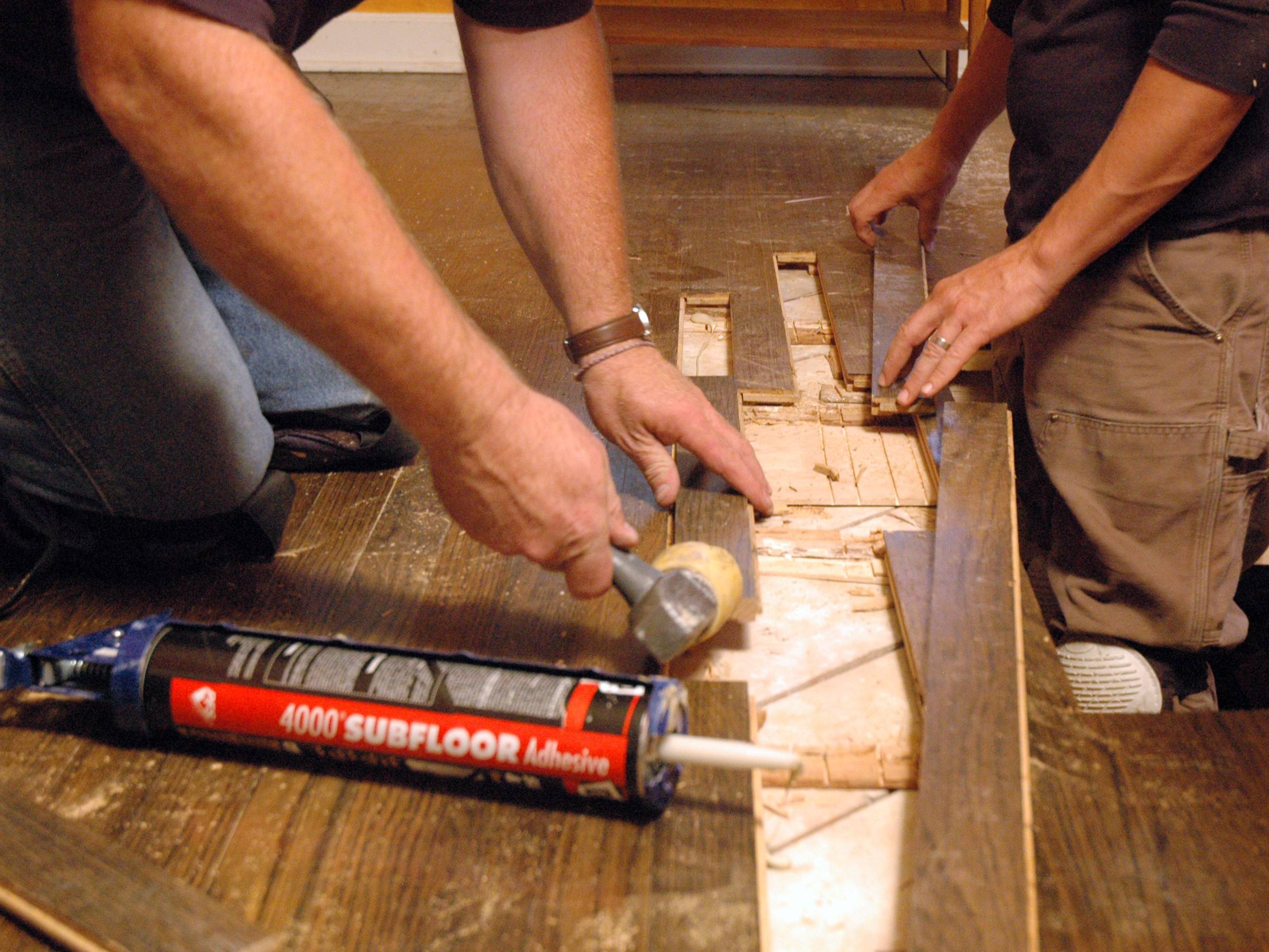 Рекомендации специалистов, как убрать скрип деревянного пола в квартире, не разбирая его