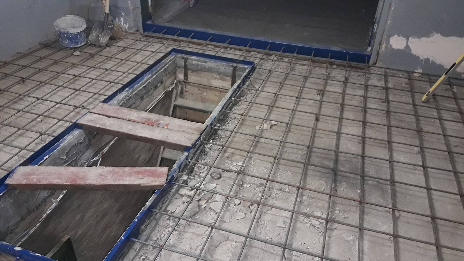 Заливка пола бетоном в гараже: как залить пол правильно, каким, какой маркой, фото и видео