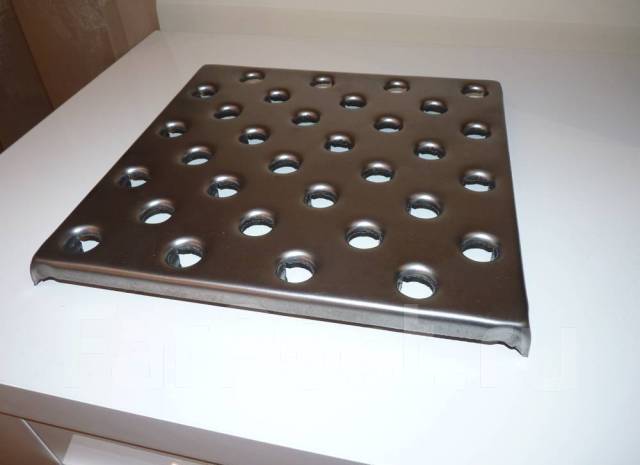 Напольная металлическая плитка: промышленная штампованная и декоративная