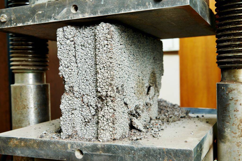 Испытание бетона на прочность: проверка, как устанавливают класс, размер образцов