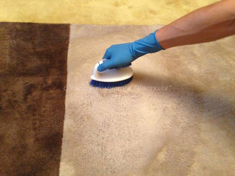 Как почистить ковролин — современные и народные средства